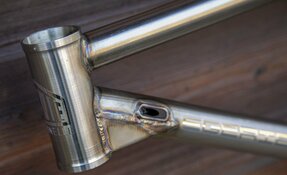 Cadre VTT Enduro en acier inoxydable Reynolds 921 fabriqué en France