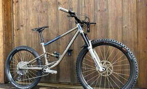 VTT EGERIE tout suspendu Titane et acier INOX fabriqué en France