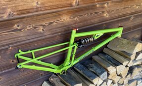 Cadre VTT enduro tout suspendu en acier fabriqué en France