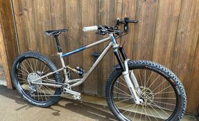 VTT EGERIE tout suspendu Titane et acier INOX fabriqué en France