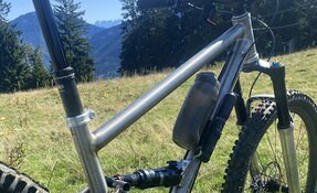 Prototype cadre VTT All Mountain - Trail - triangle avant Titane triangle (…)