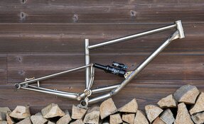 Cadre VTT Enduro en acier inoxydable Reynolds 921 fabriqué en France