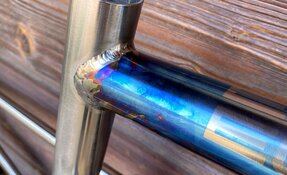 Cadre EGERIE tout suspendu Titane et acier INOX fabriqué en France