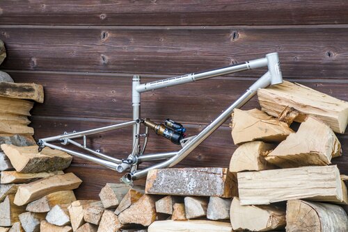 Cadre VTT Enduro Stainless Steel - Inox - finition polie - Reynolds 921 fabriqué en France {JPEG}