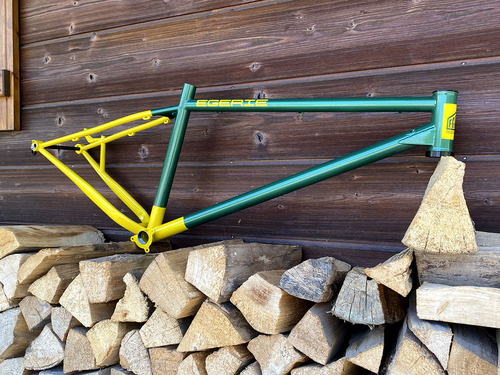 Cadre VTT en acier sur mesure fabriqué en France - hardtail endurigide enduro {JPEG}